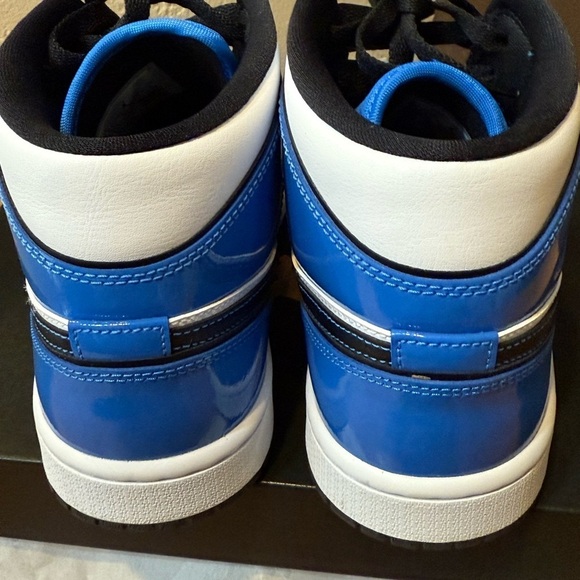 Nike Air Jordan Mid 1 SE Signal Blue/Black-White Sz Men’s 7.5 EUC with box main image 15